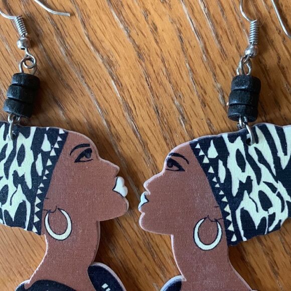 Pierced Earrings Exaggerated Fishhook Wood Lightweight Earrings Exotic W… - Picture 3 of 6